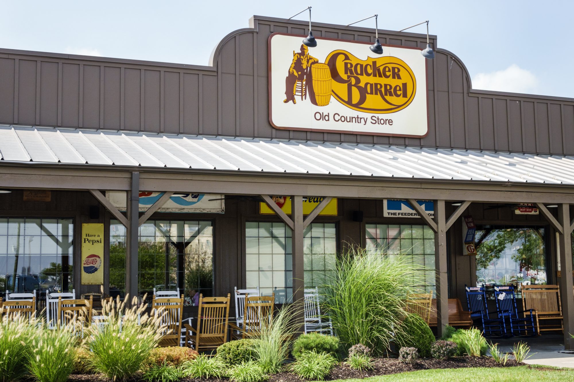 Cracker Barrel Breakfast restaurants 